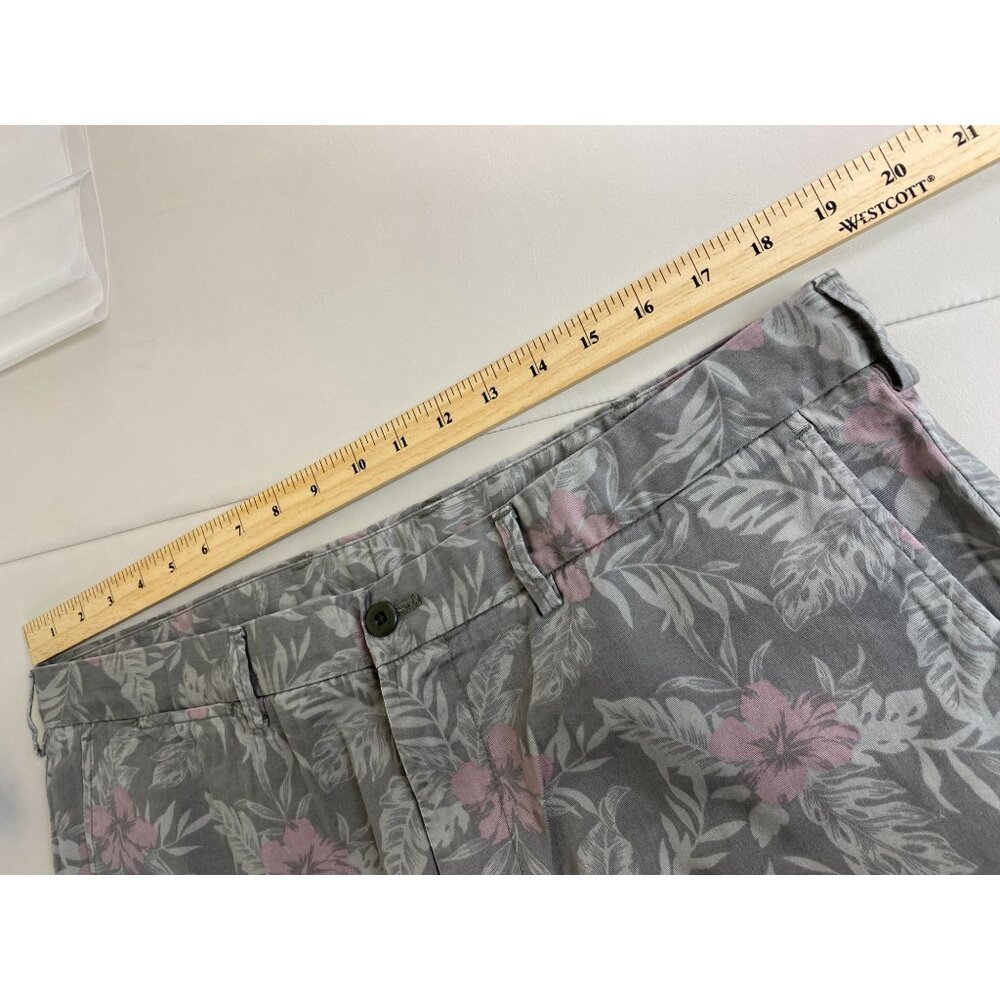 UNIQLO Floral Mens Chino Shorts size XL Hawaiian Vacation Casual Cruise Resort - Picture 4 of 16